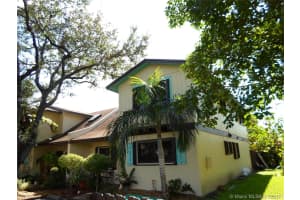 672 NE 1st St, Dania Beach, FL 33004, Sold 01/23/18