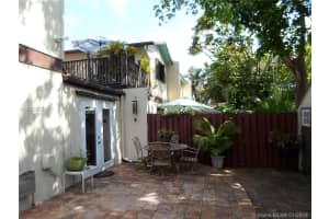 672 NE 1st St, Dania Beach, FL 33004, Sold 01/23/18