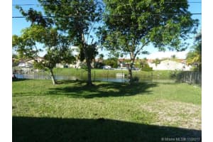 7215 NW 169th Terrace, Hialeah, FL 33015, Sold 01/12/18