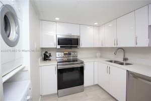 3909 N Ocean Blvd, Fort Lauderdale, FL 33308, Sold 05/08/18