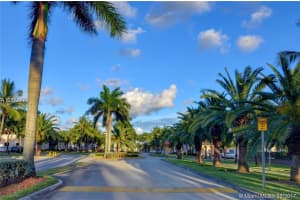 7466 NW 180th Terrace, Hialeah, FL 33015, Sold 01/17/18