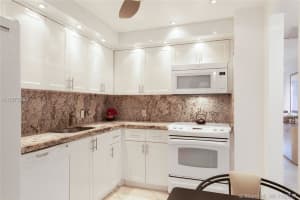 20100 W Country Club Dr, Aventura, FL 33180, Sold 02/12/18