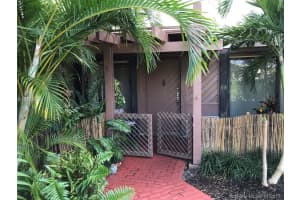 2701 Parkview Dr S, Hallandale Beach, FL 33009, Sold 05/25/18