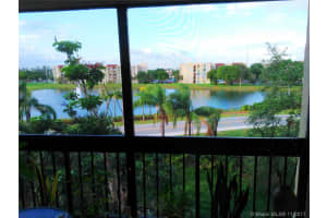 8881 Fontainebleau Blvd, Miami, FL 33172, Sold 01/24/18