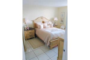 8881 Fontainebleau Blvd, Miami, FL 33172, Sold 01/24/18