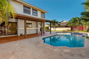 8351 SW 39th Ct, Davie, FL 33328, Sold 04/27/18