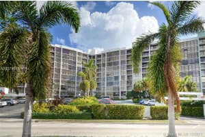 400 Leslie Dr, Hallandale Beach, FL 33009, Sold 01/19/18