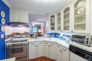 2200 Park Ln, Hollywood, FL 33021, Sold 01/31/18