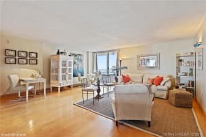 465 Ocean Dr, Miami Beach, FL 33139, Sold 06/22/18