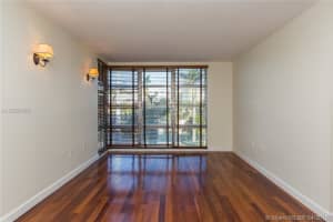 9800 W Bay Harbor Dr, Bay Harbor Islands, FL 33154, Sold 07/26/18