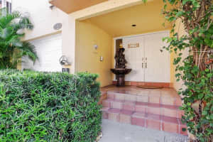 21387 Marina Cove Cir, Miami, FL 33180, Sold 06/29/18