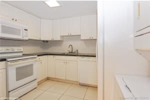 1450 Brickell Bay Dr, Miami, FL 33131, Sold 01/31/18