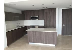 68 SE 6th St, Miami, FL 33131, Sold 06/07/22