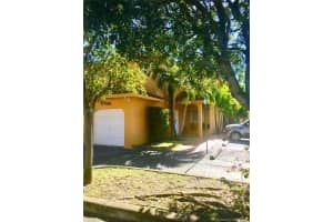 7562 NW 176th Terrace, Hialeah, FL 33015, Sold 02/15/18