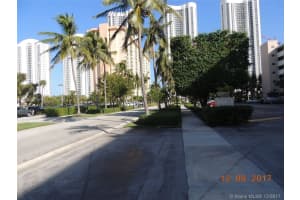 220 Kings Point Dr # 110, Sunny Isles Beach, FL 33160, Sold 02/16/18