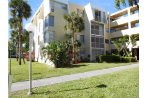 940 NE 199th St, Miami, FL 33179, Sold 02/28/18