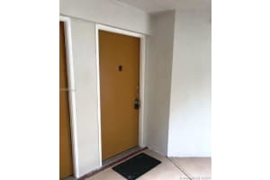 9435 Fontainebleau Blvd, Miami, FL 33172, Sold 01/26/18