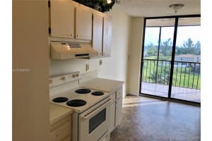 900 NE 195th St, Miami, FL 33179, Sold 04/17/18