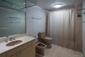 5825 Collins Ave #14f, Miami Beach, FL 33140, Sold 12/26/18