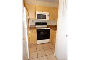 8145 NW 7th St, Miami, FL 33126, Sold 02/01/18