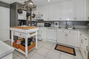 2325 El Cid Ct, Davie, FL 33324, Sold 01/31/18