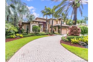 2900 W Lake Vista Cir, Davie, FL 33328, Sold 01/25/19