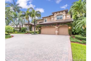 2900 W Lake Vista Cir, Davie, FL 33328, Sold 01/25/19