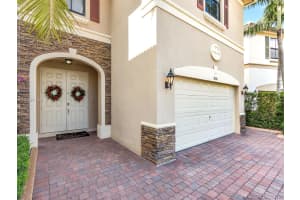 8860 NW 115th Ct, Doral, FL 33178, Sold 04/27/18