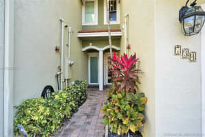 734 NE 7th Ave, Fort Lauderdale, FL 33304, Sold 03/26/18