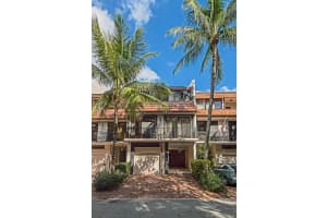 6000 Paradise Point Dr, Palmetto Bay, FL 33157, Sold 03/29/18