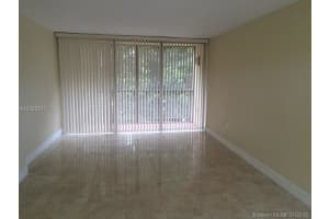 8860 Fontainebleau Blvd, Miami, FL 33172, Sold 02/15/18