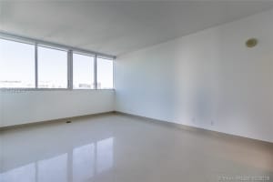 Office, 7929 West Dr, North Bay Village, FL 33141, Sold 04/20/18
