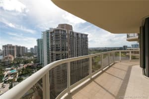 20191 E Country Club Dr, Miami, FL 33180, Sold 08/18/20