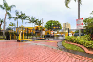 9735 Fontainebleau Blvd G204, Miami, FL 33172, Sold 03/30/18