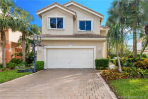 100 NW 106th Ave, Plantation, FL 33324, Sold 03/29/18
