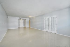 5825 Collins Ave #2e, Miami Beach, FL 33140, Sold 05/30/18