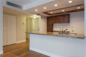 1020 Meridian Ave, Miami Beach, FL 33139, Sold 04/20/18