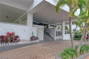 4301 Collins Ave, Miami, FL 33140, Sold 08/28/18