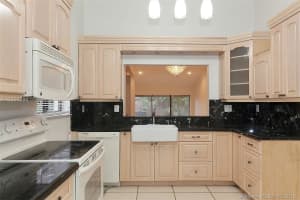 19945 NE 5th Ct #1m, Miami, FL 33179, Sold 04/13/18