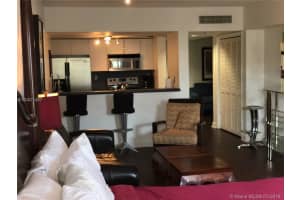 834 Ocean Dr, Miami Beach, FL 33139, Sold 04/11/18
