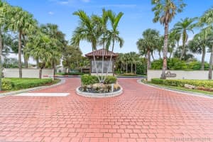 8713 SW 79th Pl, Miami, FL 33143, Sold 05/07/18
