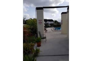 585 NW 99th Pl, Miami, FL 33172, Sold 04/27/18
