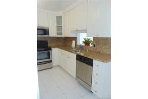 130 S Shore Dr #4b, Miami Beach, FL 33141, Sold 04/04/18