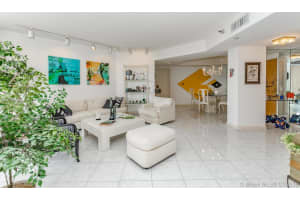 3610 Yacht Club Dr, Miami, FL 33180, Sold 02/15/18