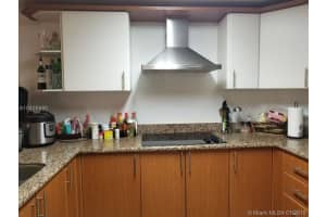 170 SE 14th St, Miami, FL 33131, Sold 05/10/18