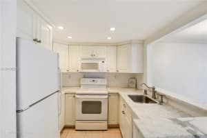 1673 Bay Rd, Miami Beach, FL 33139, Sold 05/21/18