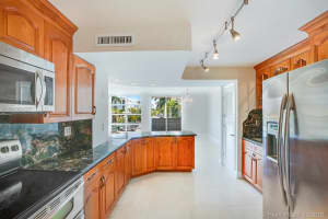 9800 W Bay Harbor Dr, Bay Harbor Islands, FL 33154, Sold 10/30/18