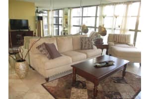 400 Leslie Dr, Hallandale Beach, FL 33009, Sold 04/13/18