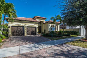 9067 NW 181st St, Hialeah, FL 33018, Sold 05/29/18