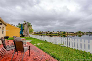 8120 NW 191st St, Hialeah, FL 33015, Sold 04/02/18